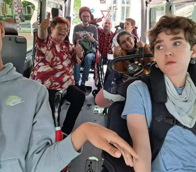 Prijs rolstoeltaxi voor groepsvervoer